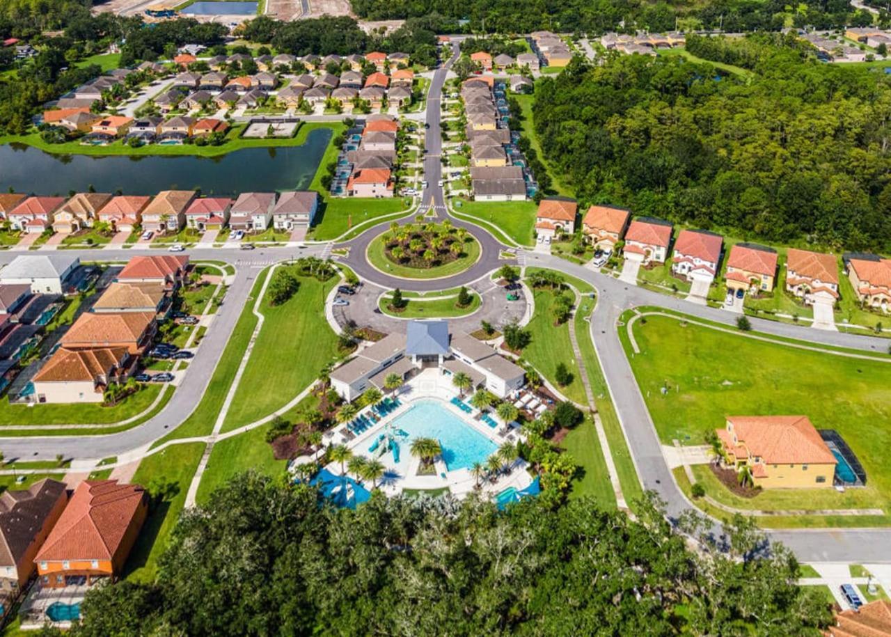 Stunning 9Br Home - Family Resort With Private Pool, Hot Tub, Games Room And Bbq! Kissimmee Esterno foto